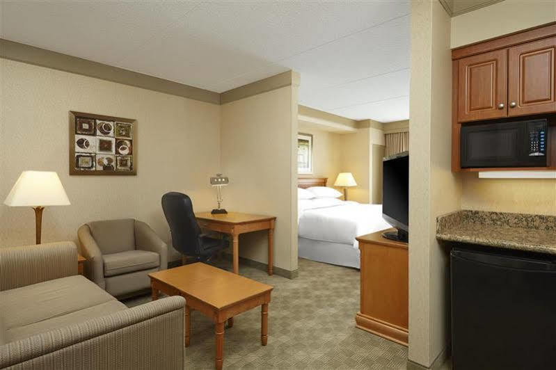 Four Points By Sheraton Kitchener-واترلو المظهر الخارجي الصورة